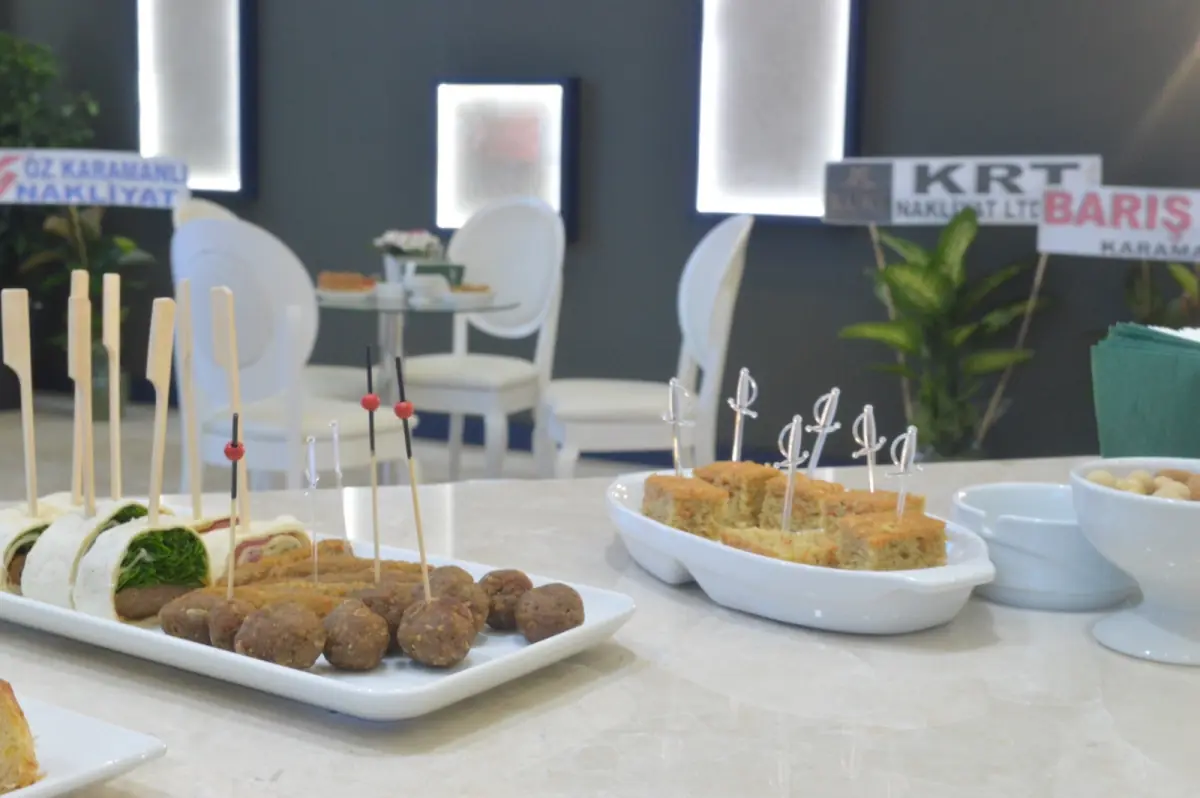 İzmir fuarlarında catering: stantta ikram nasıl planlanır
